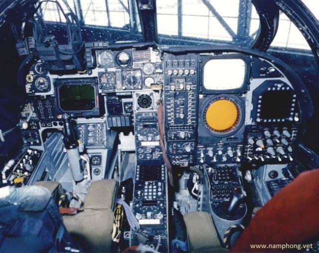 a6intrudercockpit.jpg