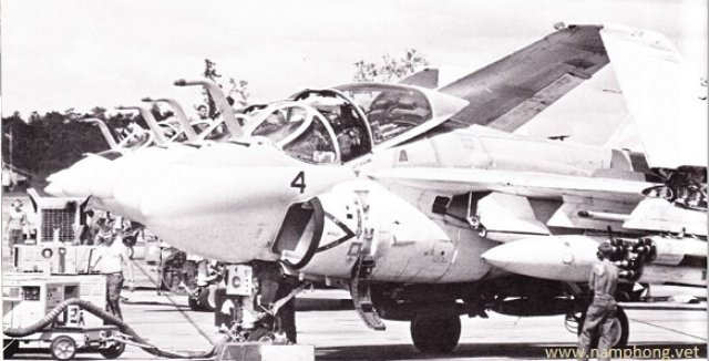 vmaaw533flightline.jpg